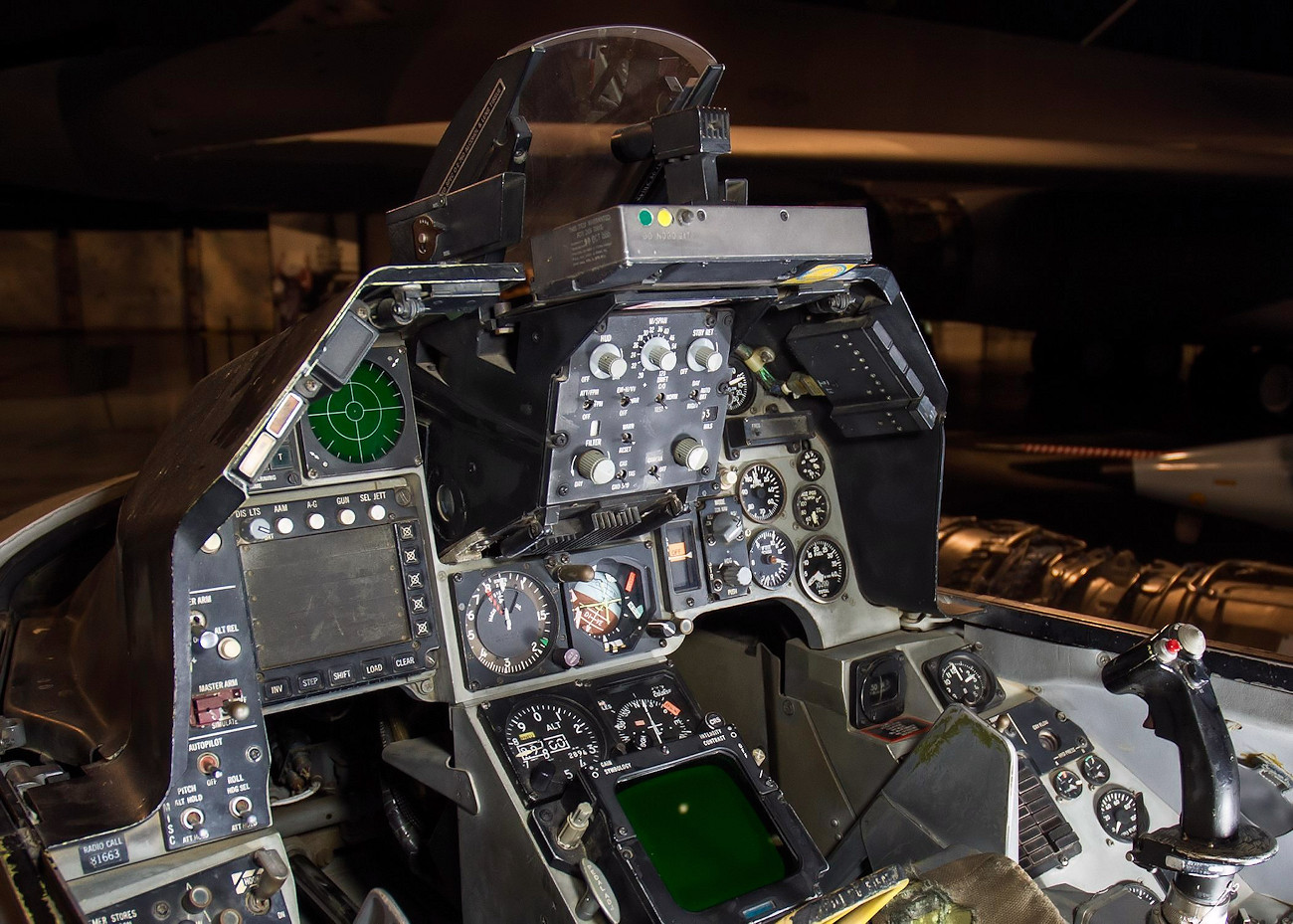 General Dynamics F-16A Fighting Falcon - Cockpit