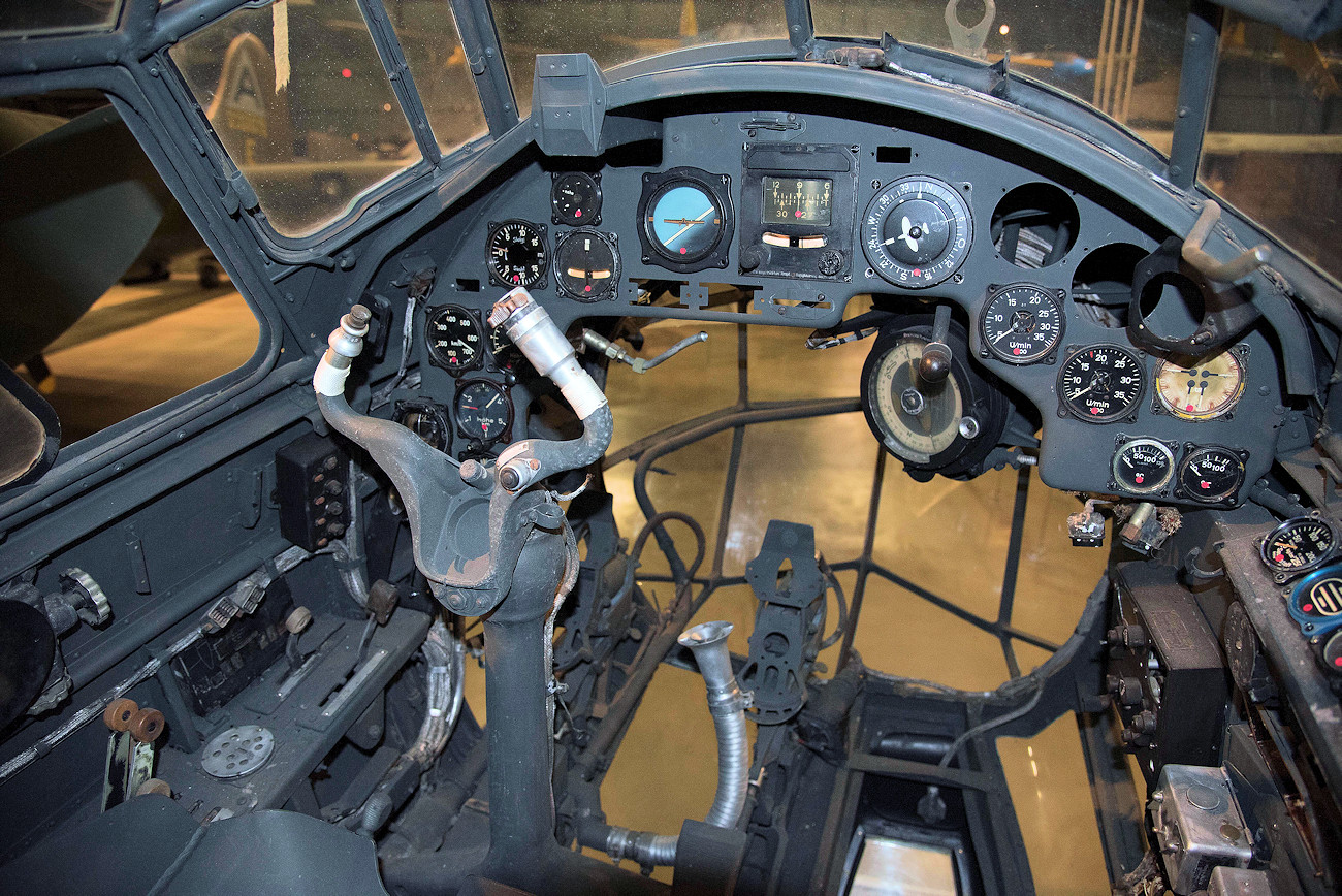 Junkers Ju 88 D-1 TROP - Cockpit