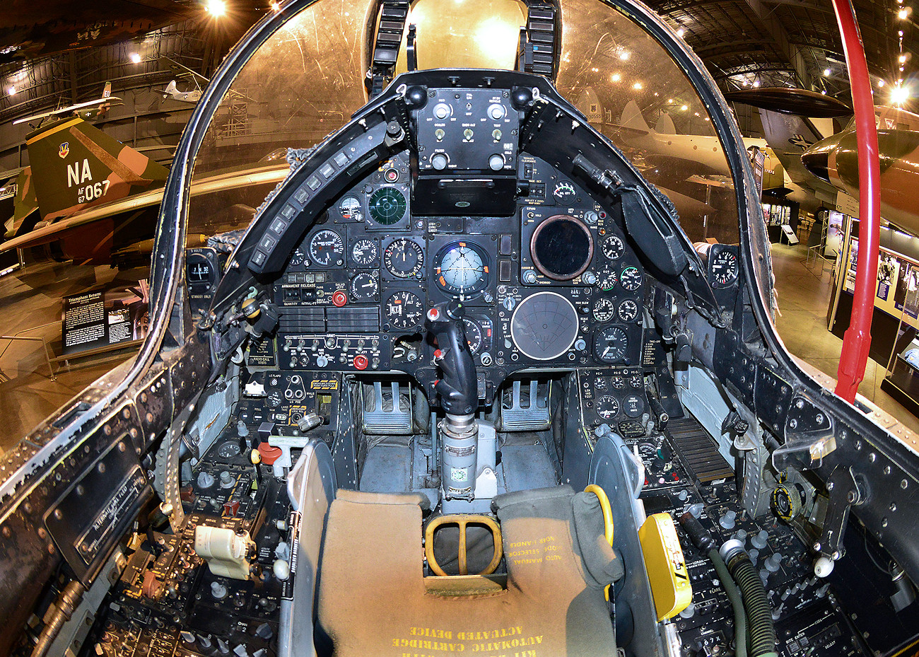 LTV A-7D Corsair II - Cockpit