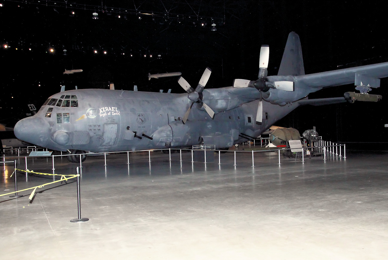 Lockheed AC-130A Spectre (Gunship) - Version der C-130 Hercules zur Luftnahunterstützung