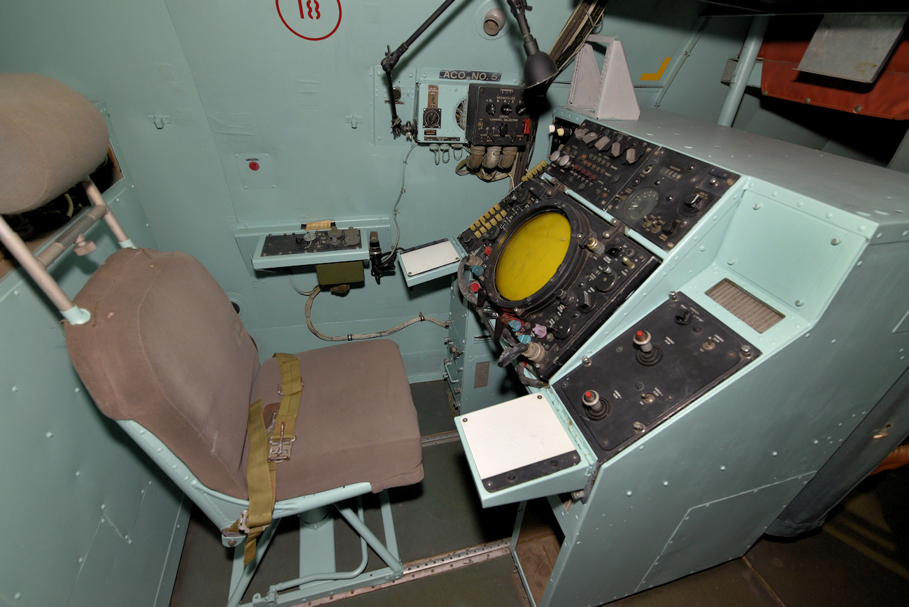 Lockheed EC-121D Constellation - Operator des Radar