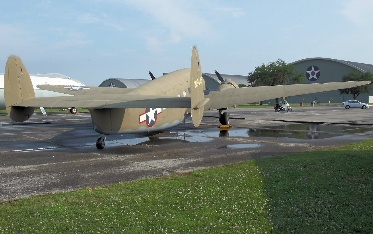 Lockheed Model 18 Lodestar - Transportflugzeug