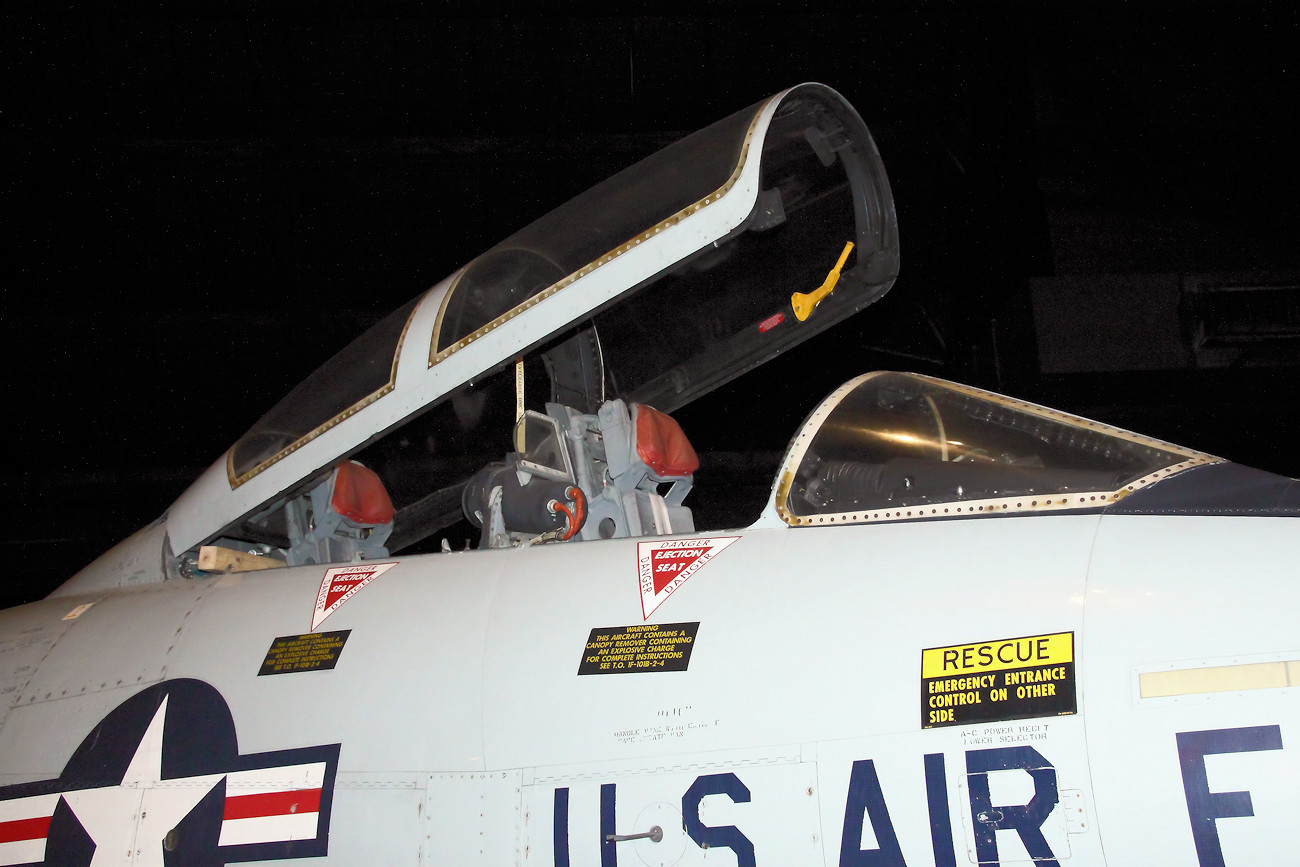 McDonnell F-101B Voodoo - Cockpitansicht
