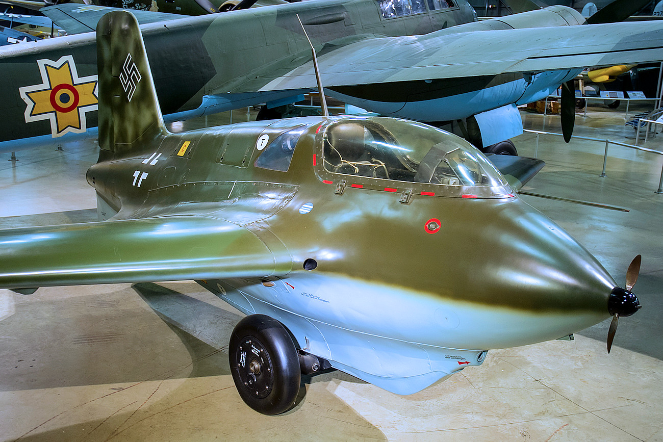 Messerschmitt Me 163B Komet - Spitzname: Kraftei