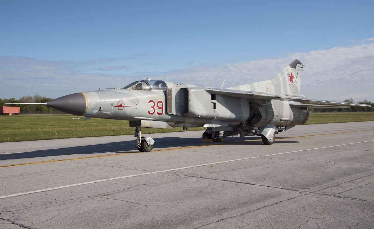 MiG-23 MS Flogger E - Kampfflugzeug