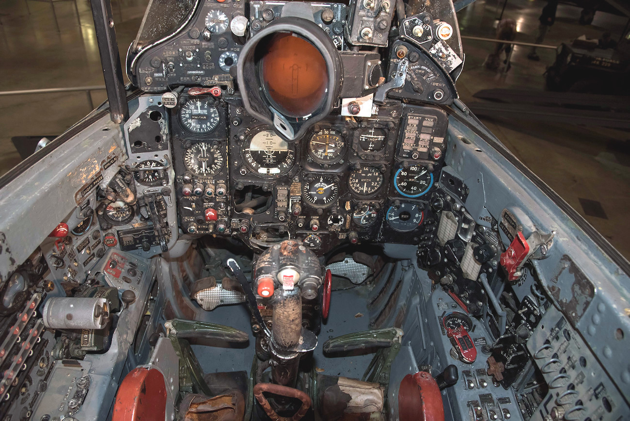 Mikoyan-Gurevich MiG-21PF - Cockpit