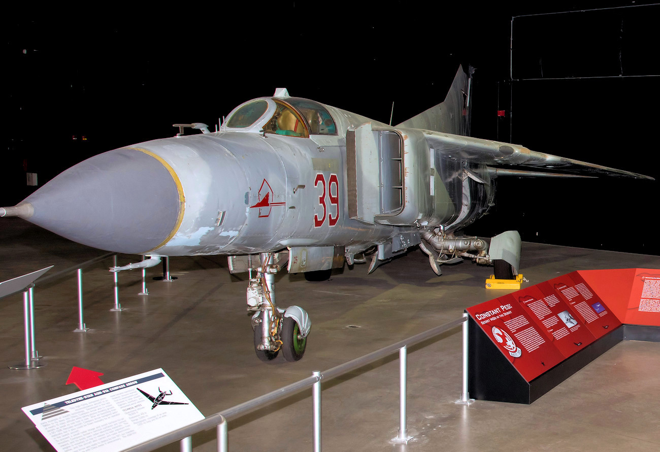 Mikoyan-Gurevich MiG-23MS - Vereinfachte Exportvariante der MiG-23M mit Radar der MiG-21bis