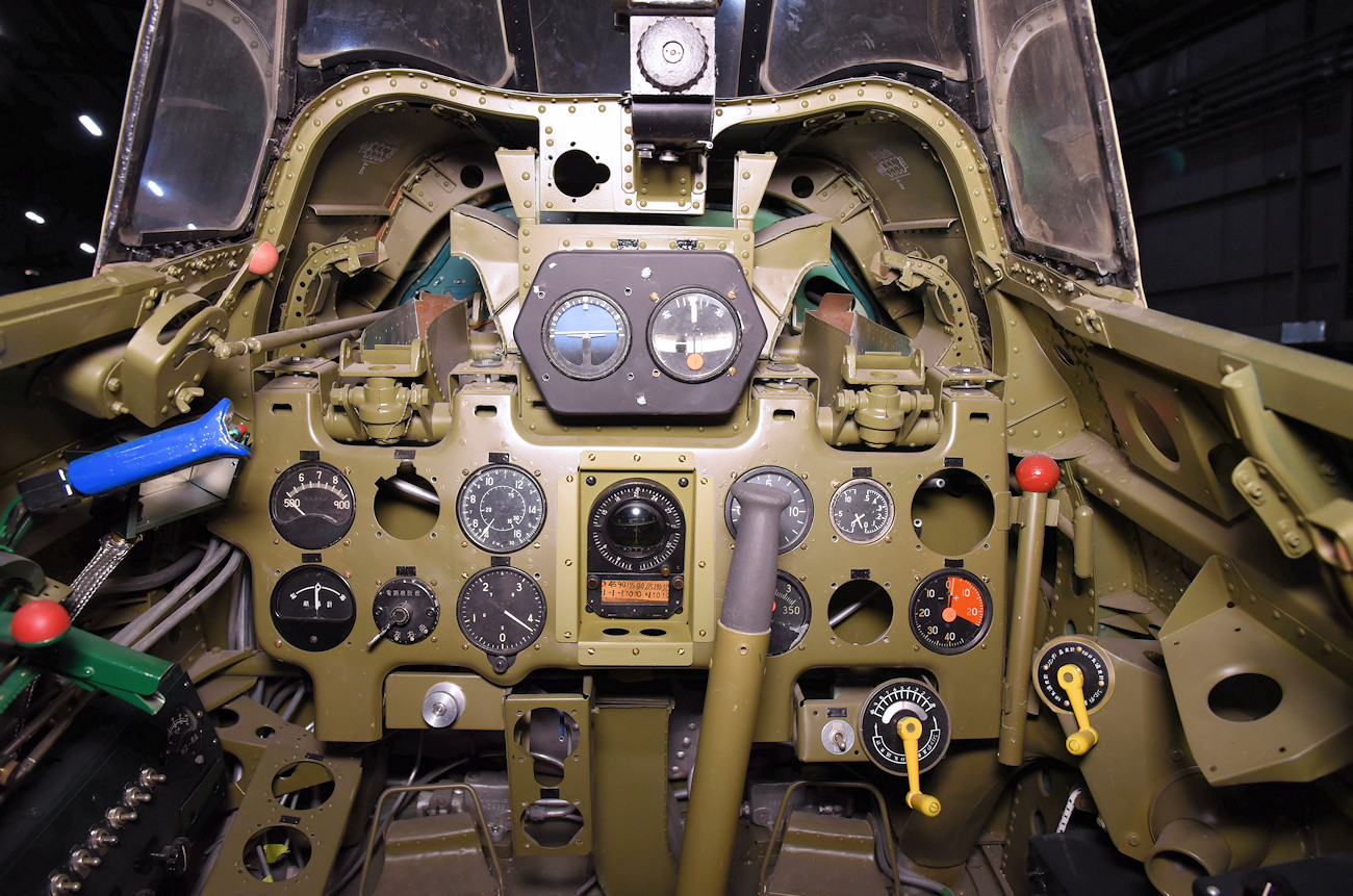 Mitsubishi A6M2 Zero - Cockpit