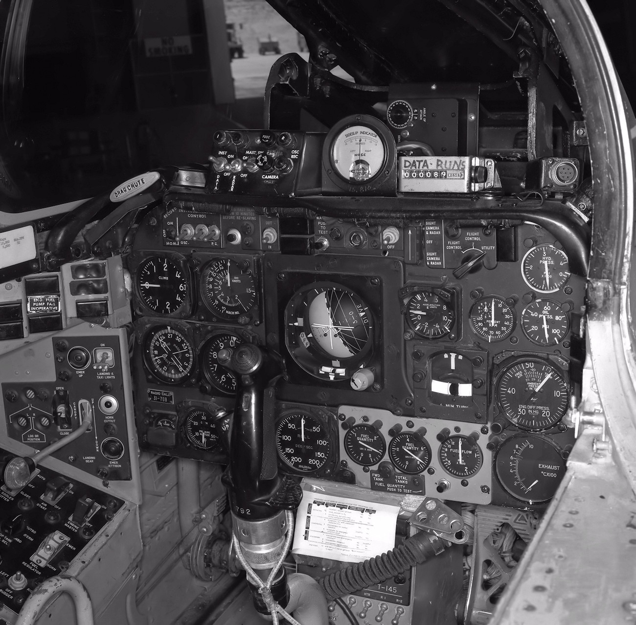North American F-100D Super Sabre - Cockpit