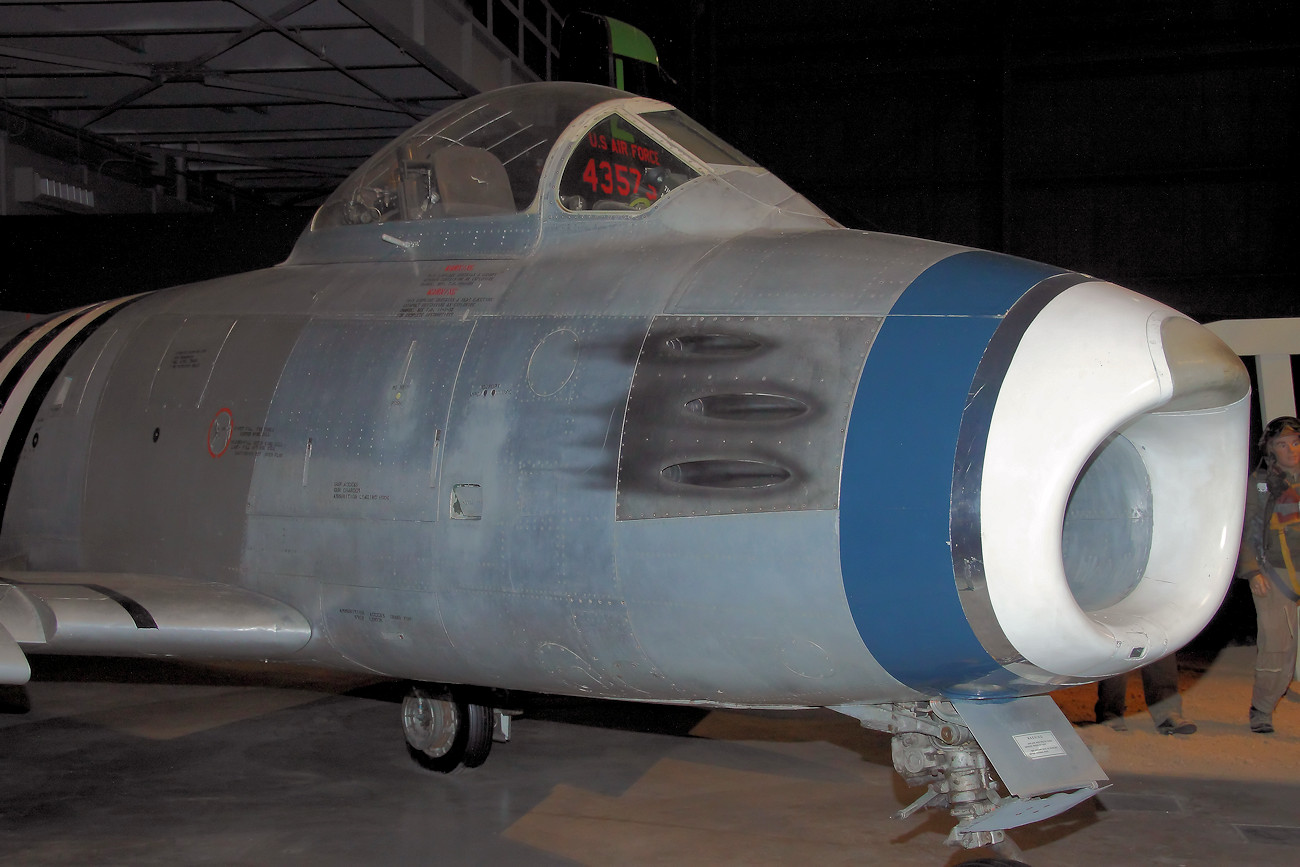 North American F-86A Sabre - Kampfflugzeug