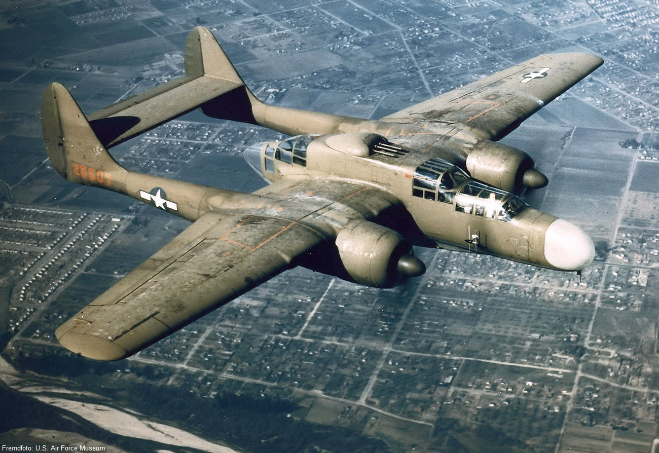 Northrop P-61 Black Widow - Flugansicht
