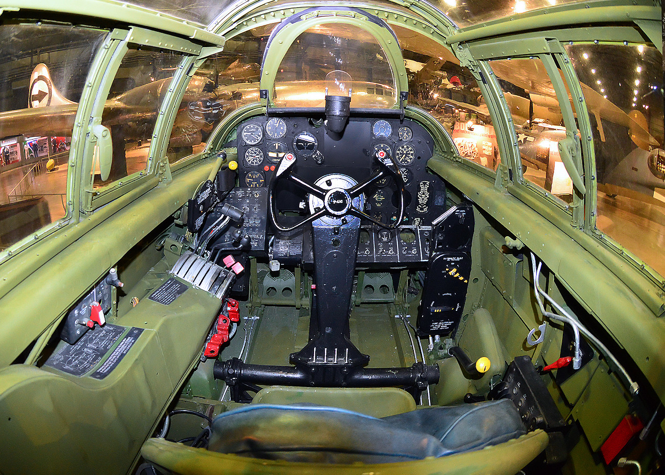 Northrop P-61C Black Widow - Cockpitansicht