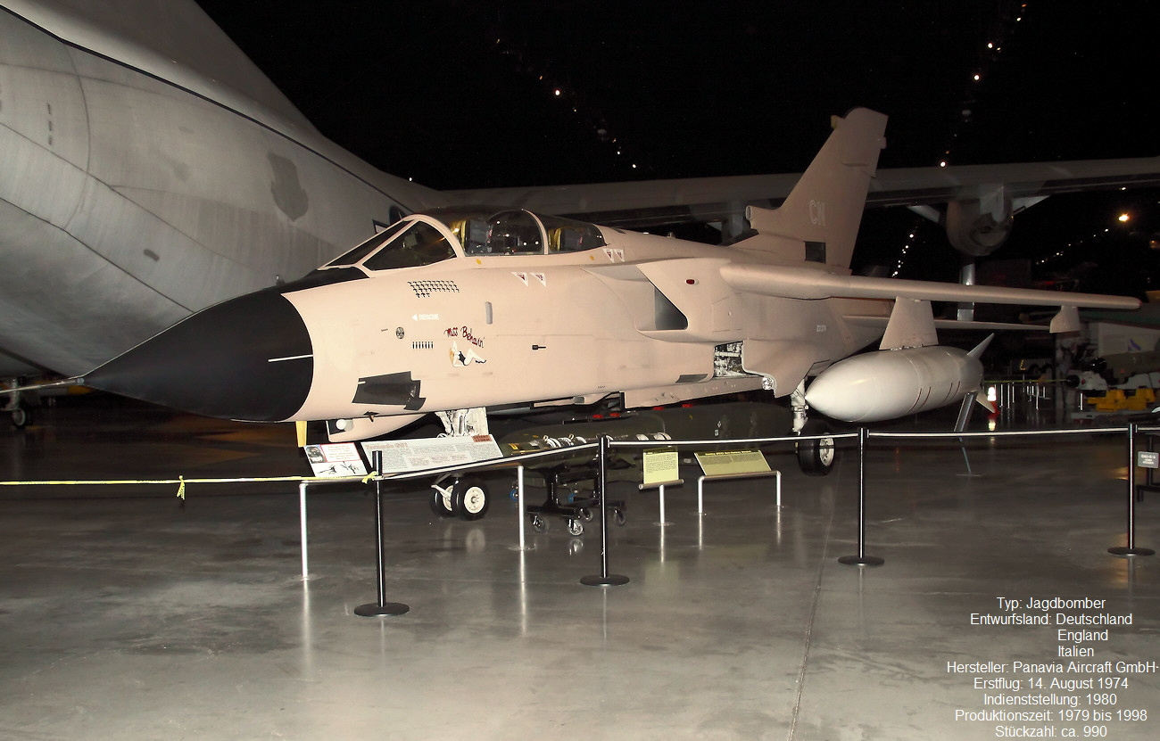 Panavia Tornado GR1 - Das Kampfflugzeug in Wüstentarnung flog im Irak bei der Operation Desert Storm