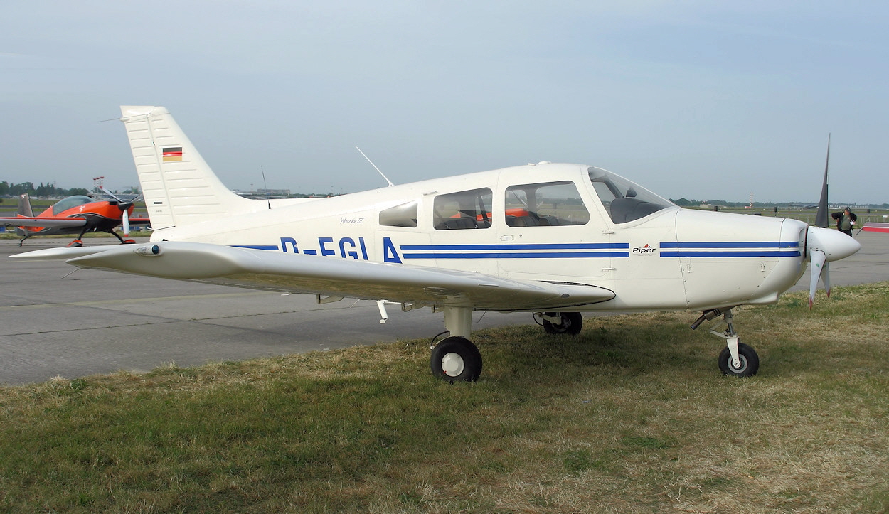 Piper Warrior III PA-28 - viersitziges Reiseflugzeug