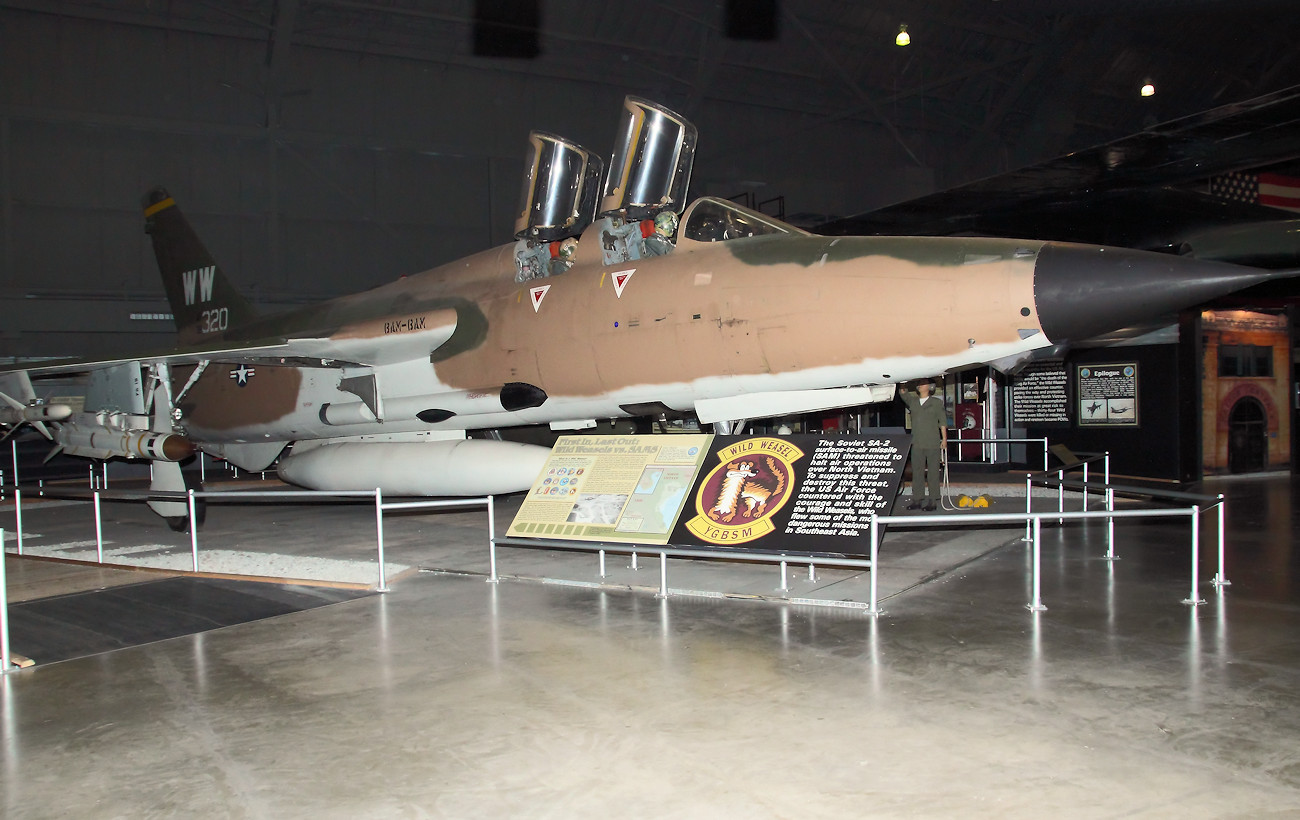 Republic F-105G Thunderchief - Kampfflugzeug