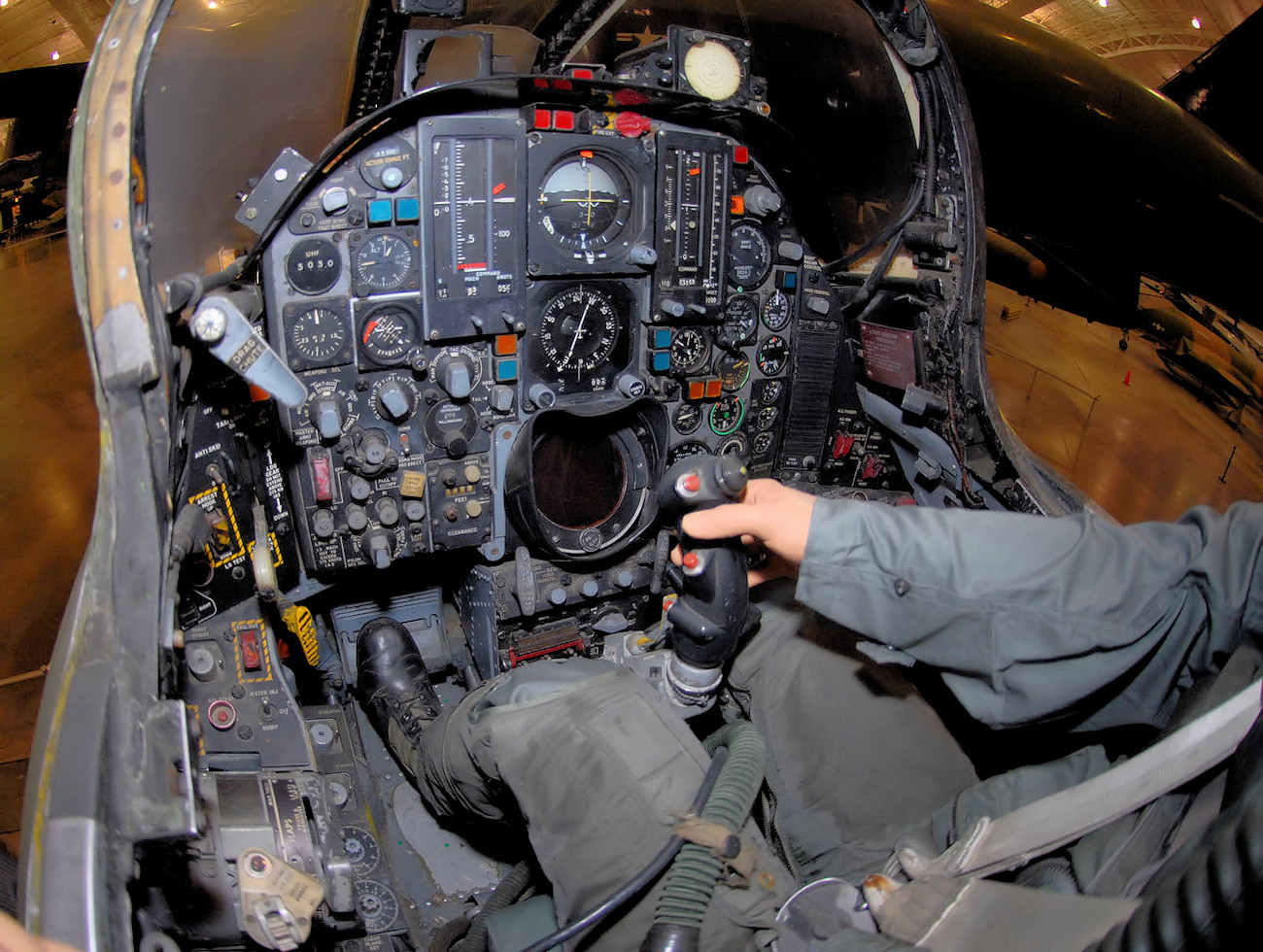 Republic F-105G Thunderchief - Cockpit vorne