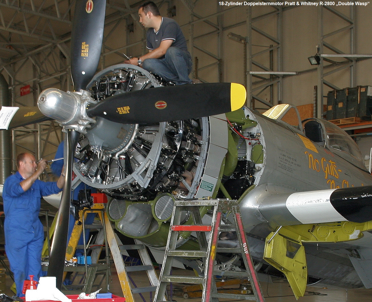 Republic P-47 Thunderbolt - Sternmotor Pratt and Whitney-R-2800