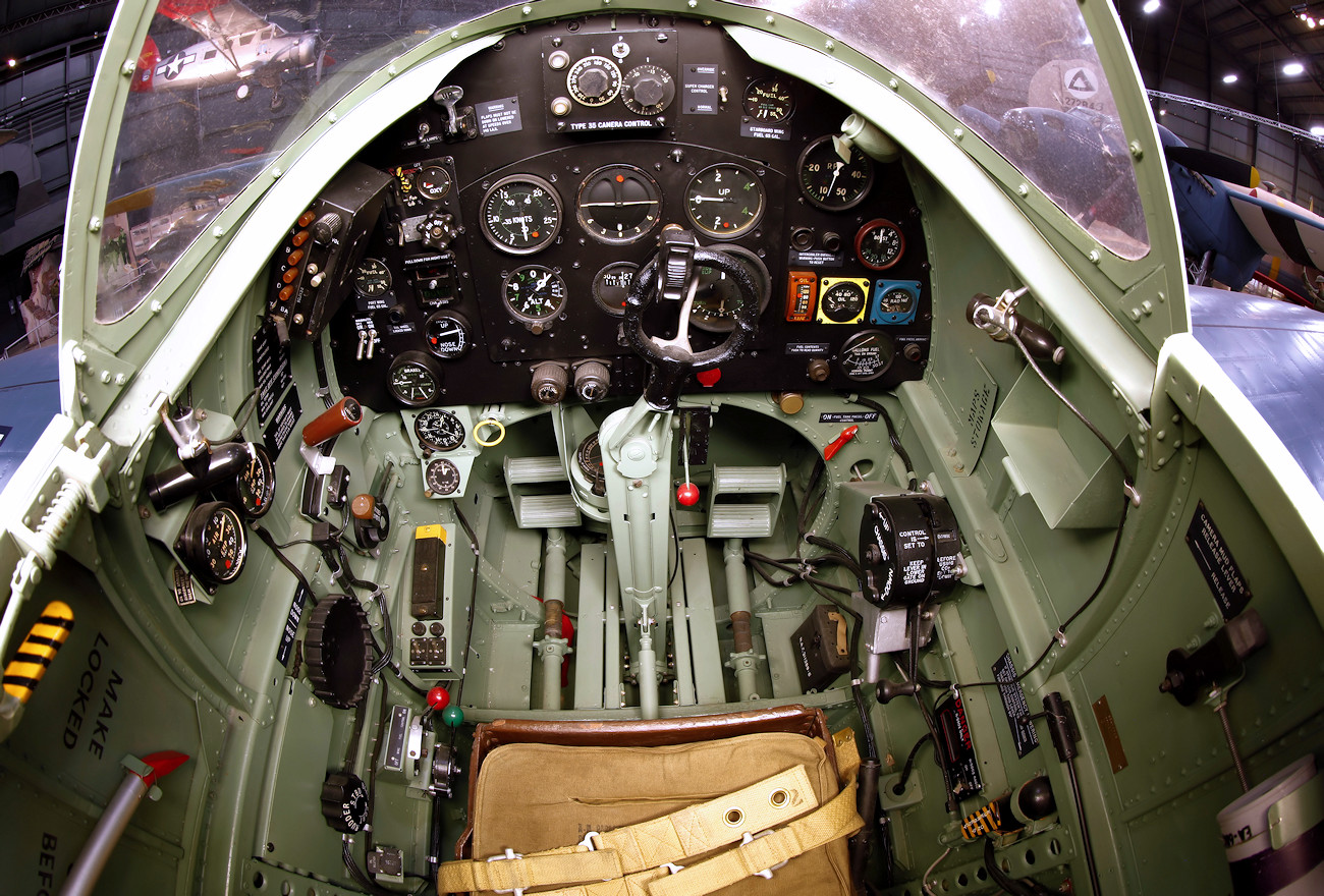 Supermarine Spitfire PR.XI - Cockpit