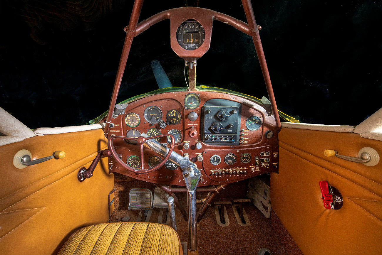 Beechcraft Model C17L Staggerwing - Cockpit