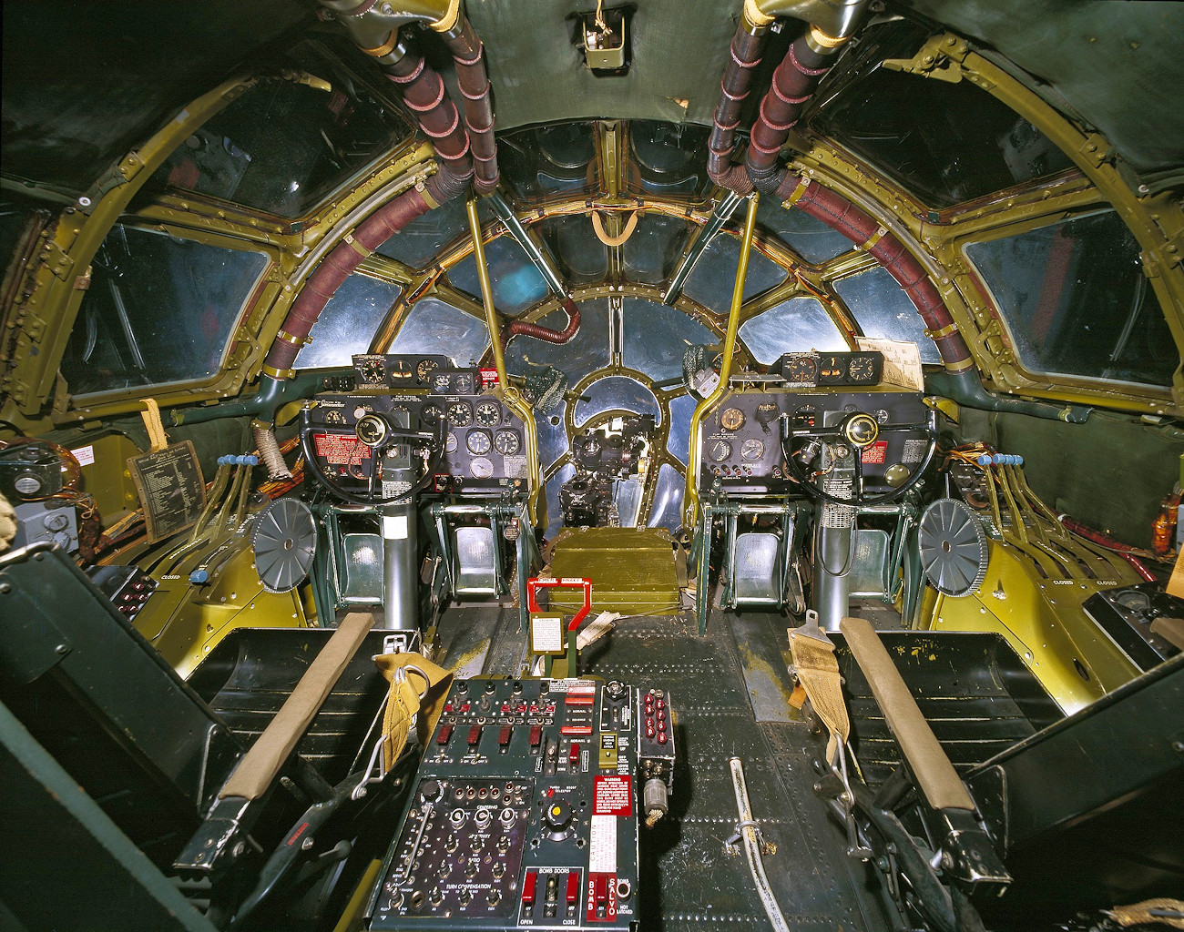 Boeing B-29 Superfortress - Cockpit