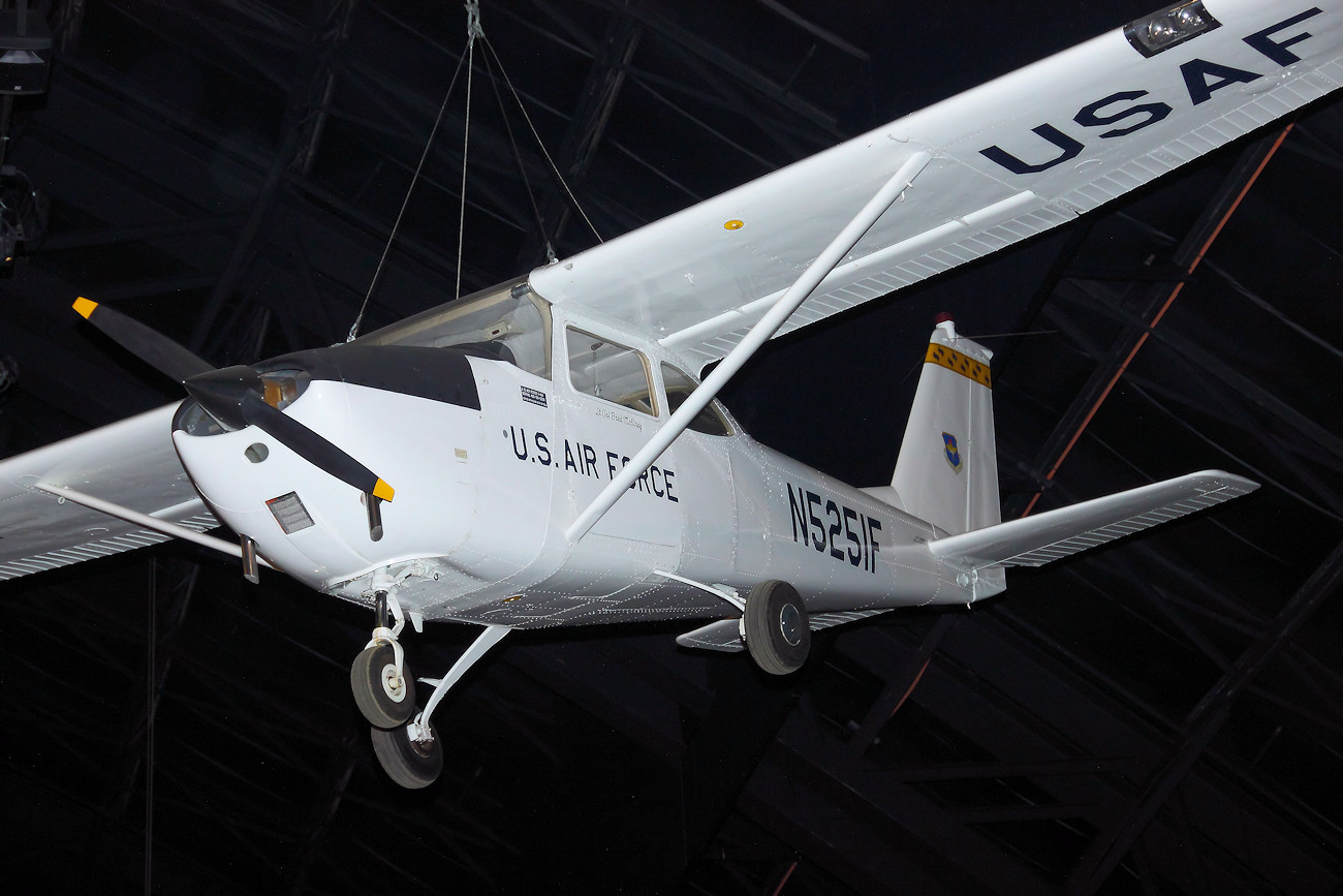 Cessna T-41A Mescalero - militärische US-Version der Cessna 172 Skyhawk