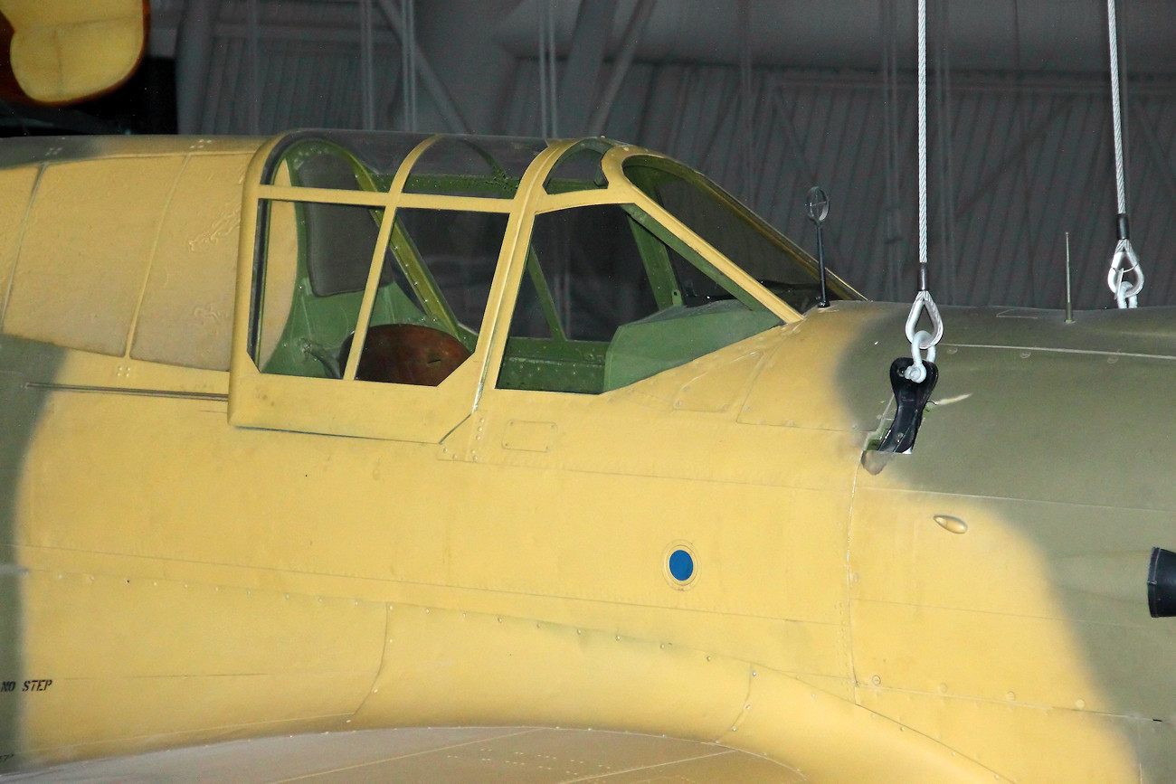 Curtiss P-40 Warhawk - Cockpit