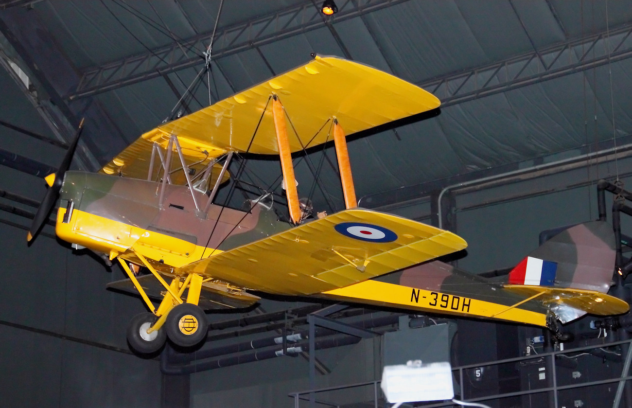 De Havilland DH 82A Tiger Moth - Doppeldecker