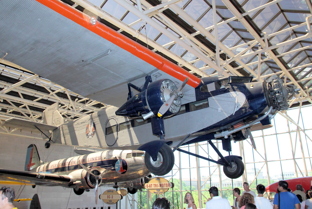 Ford 5-AT Tri-Motor - Passagierflugzeug