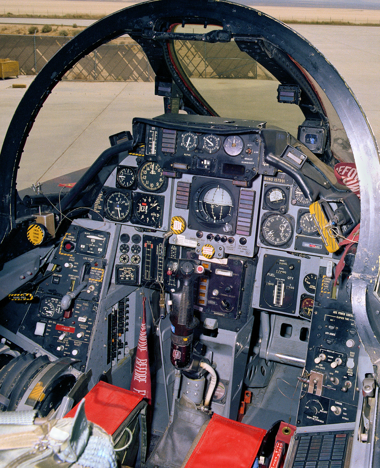 Grumman F-14 Tomcat - Cockpit