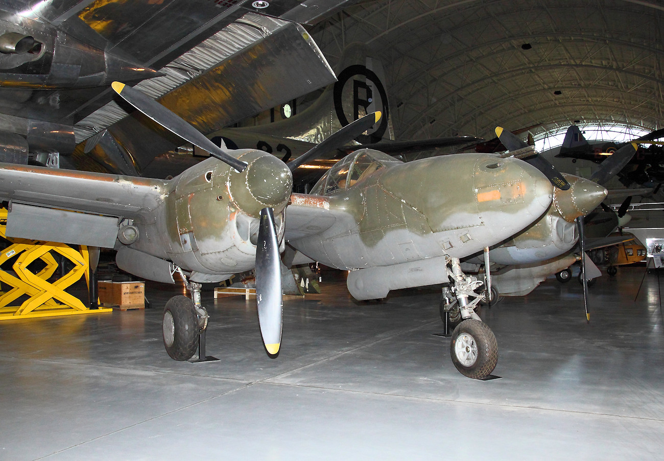Lockheed P-38J Lightning - US-amerikanisches Kampfflugzeug im Zweiten Weltkrieg