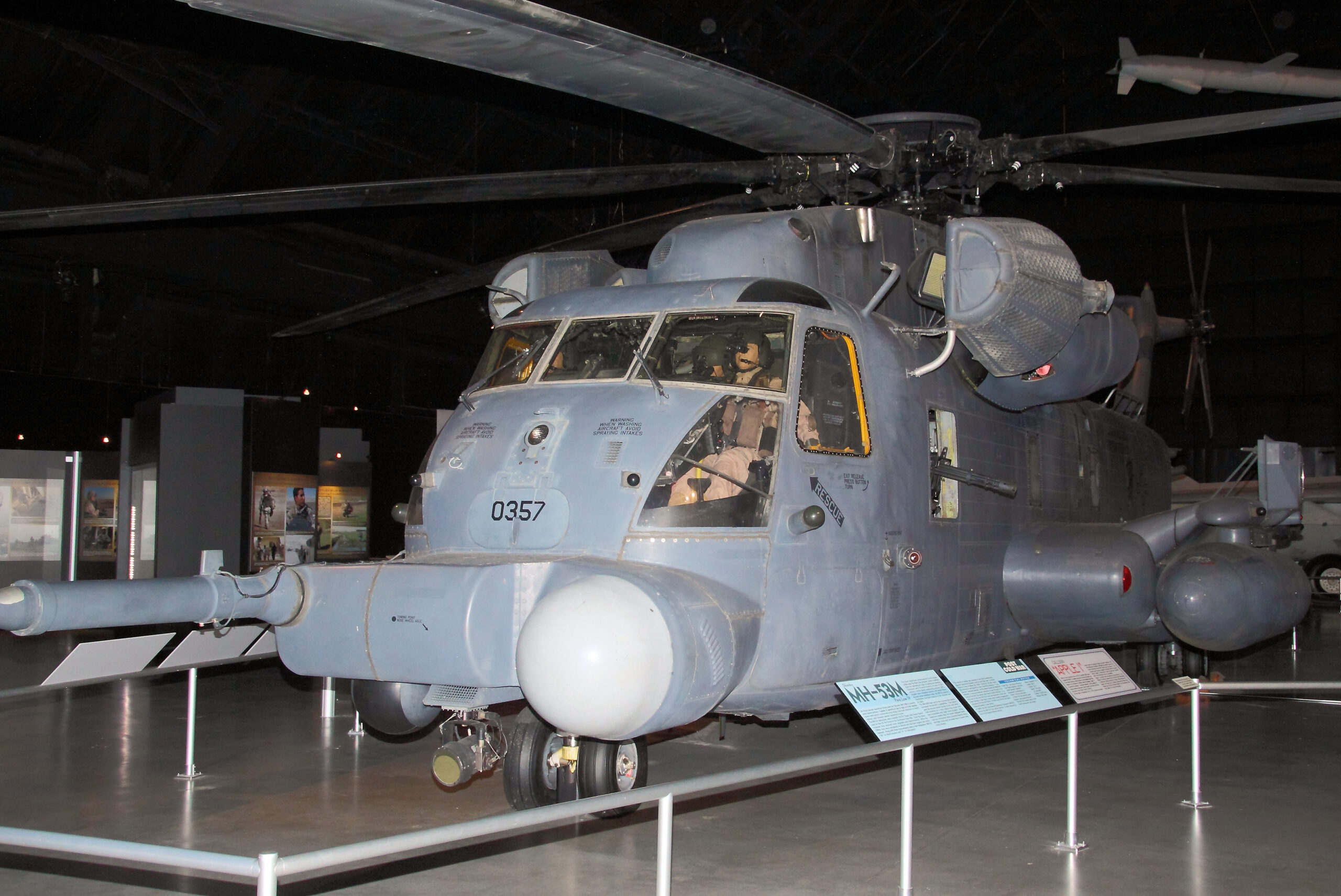 Sikorsky MH-53M Pave Low IV - kampfwertgesteigerter Hubschrauber für nächtliche Tiefangriffe
