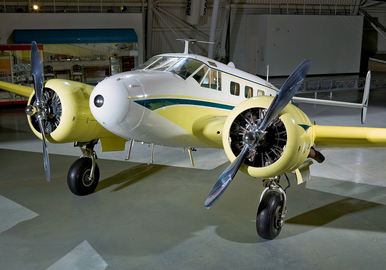 Beechcraft D18S Twin Beech - Air and Space Museum