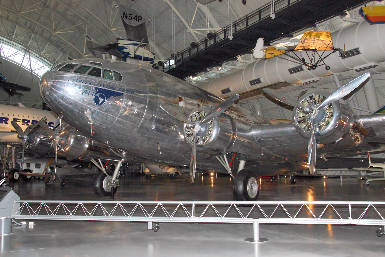Boeing 307 Stratoliner - Clipper Flying Cloud