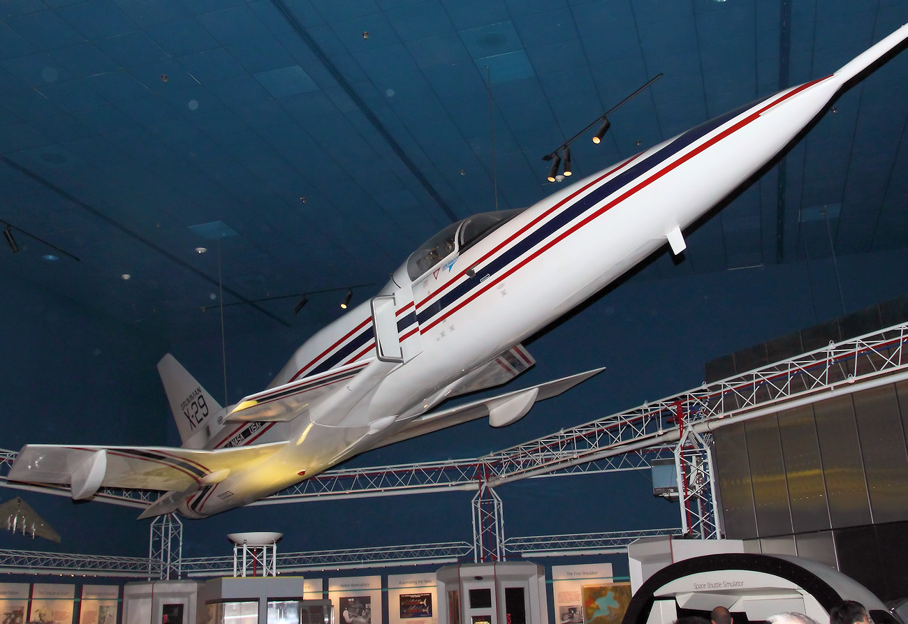 Grumman X-29 - Experimentalflugzeug zur Erforschung negativ gepfeilter Flügel