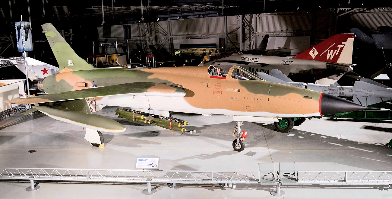 Republic F-105D Thunderchief - Air and Space Museum