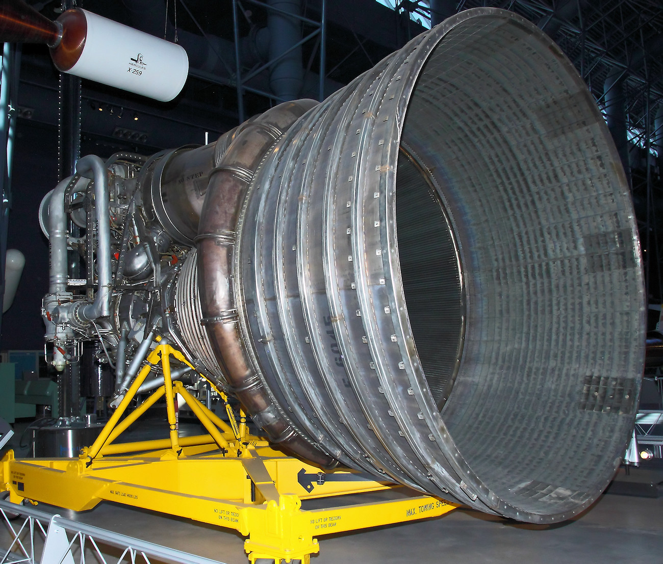 Saturn V - Triebwerk F-1