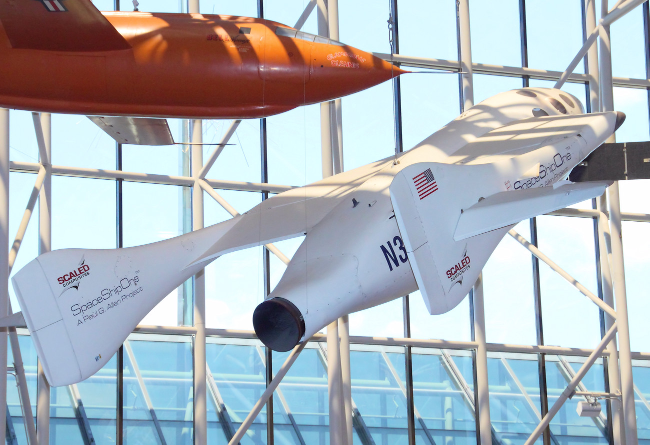 Space Ship One - Experimentalflugzeug mit Raketentriebwerk für den privaten Raumflug bis 100 km Höhe