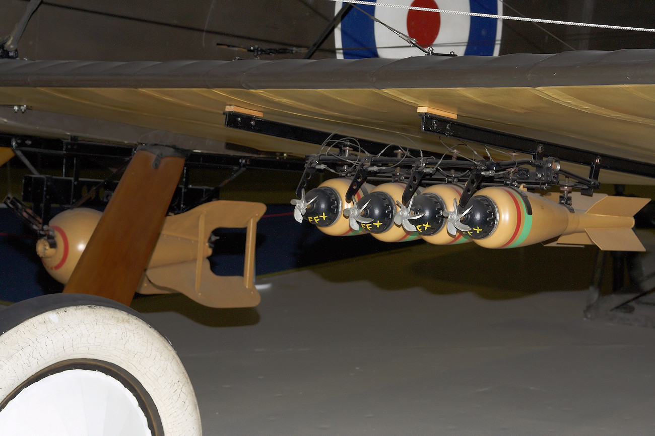 De Havilland D.H. 9 - Bomben