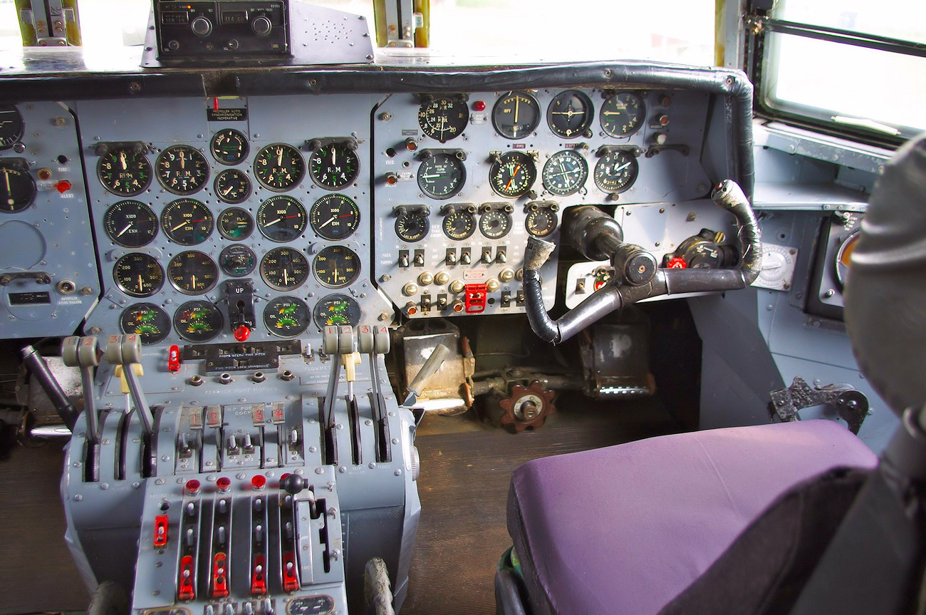 Armstrong Whitworth Argosy - Cockpit