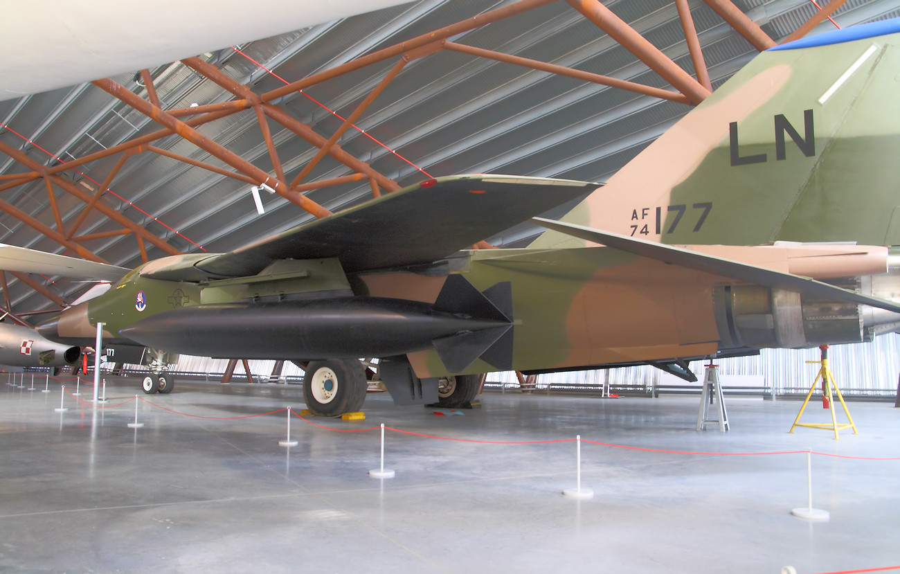 General Dynamics F-111 - Kampfflugzeug