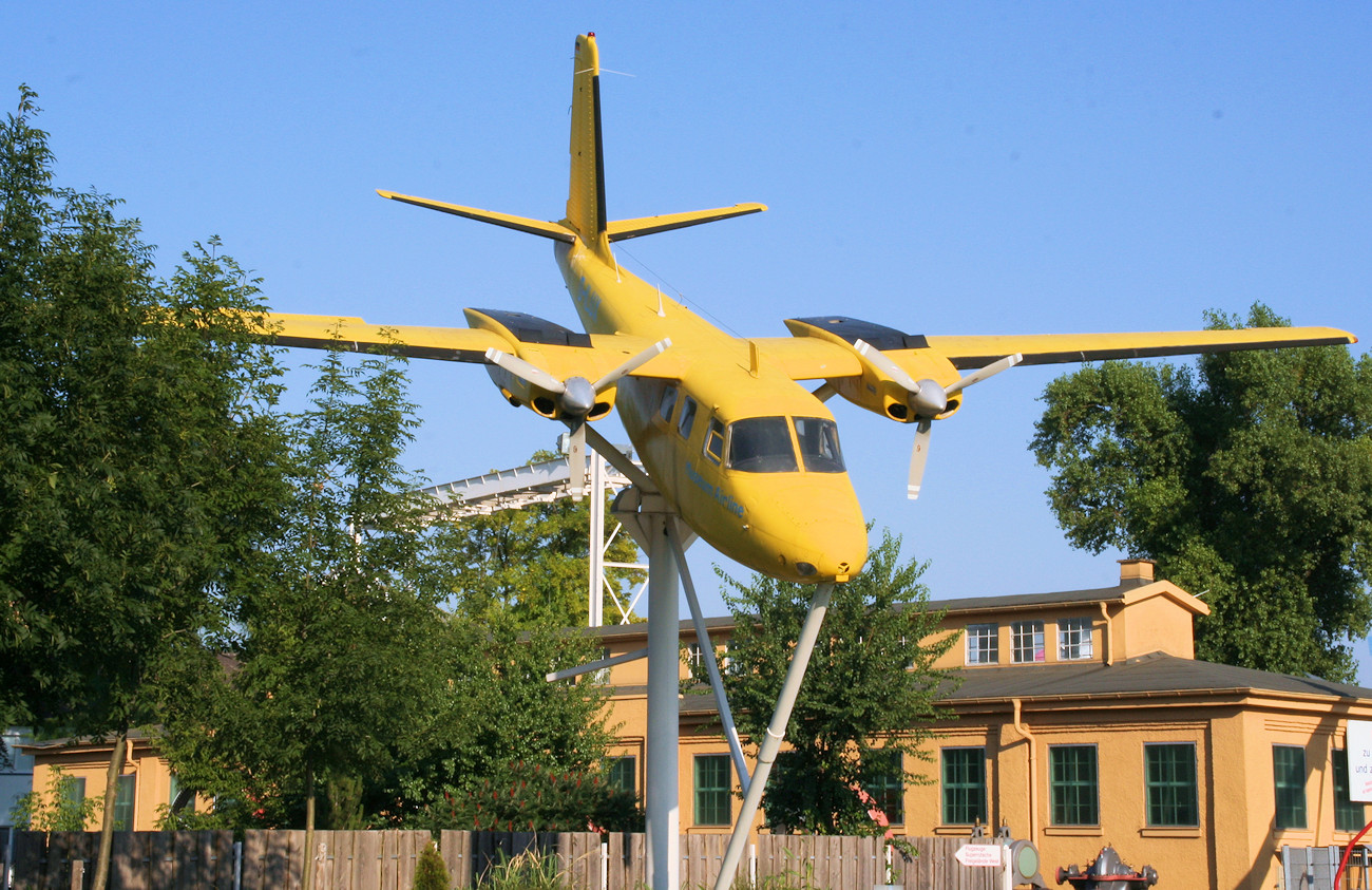 Rockwell Aero 680 F Commander - leichtes Transportflugzeug und Vermessungsflugzeug