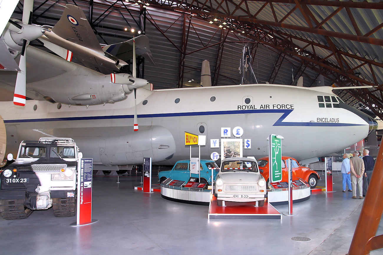 Short Belfast - Transportflugzeug für Langstrecken der Royal Air Force