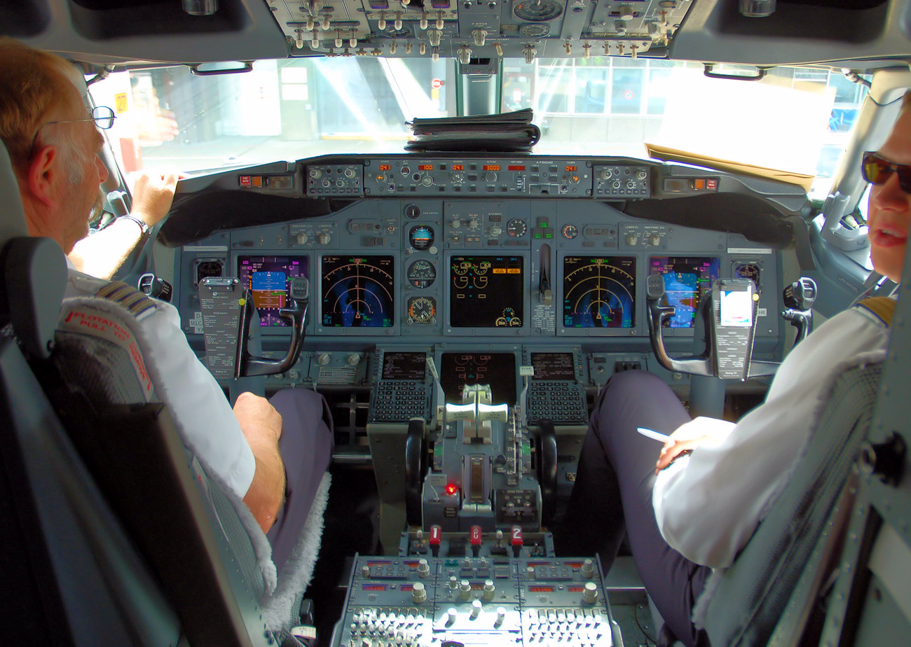 Boeing 737-700 - Cockpit