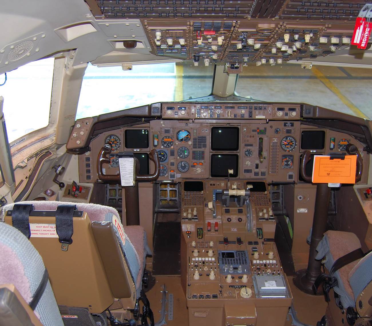 Boeing 757-200 - Cockpit