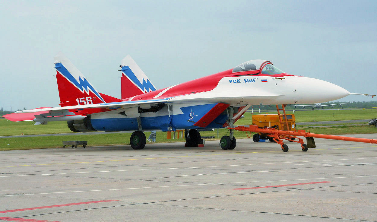 MiG 29 OVT - Flugzeug mit dreidimensionalen Schubvektor-Steuerung